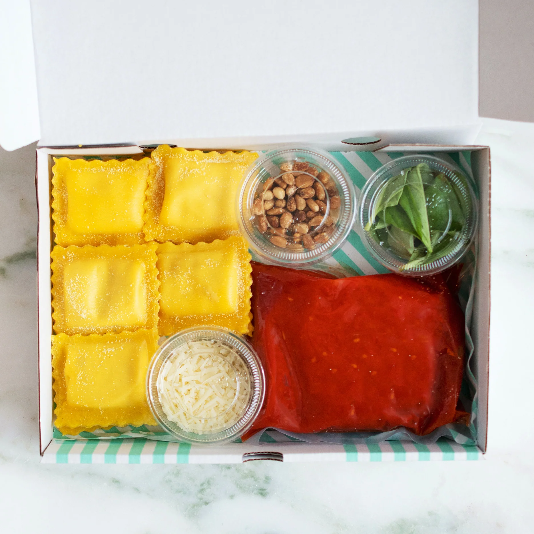 Stracciatella Ravioli with fresh Tomato Sauce and Pine Nuts, Pasta Kit - Image 3